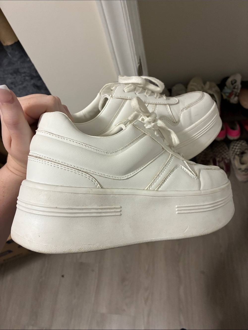 Dream Pairs White Platform Lace-Up Sneakers for Women